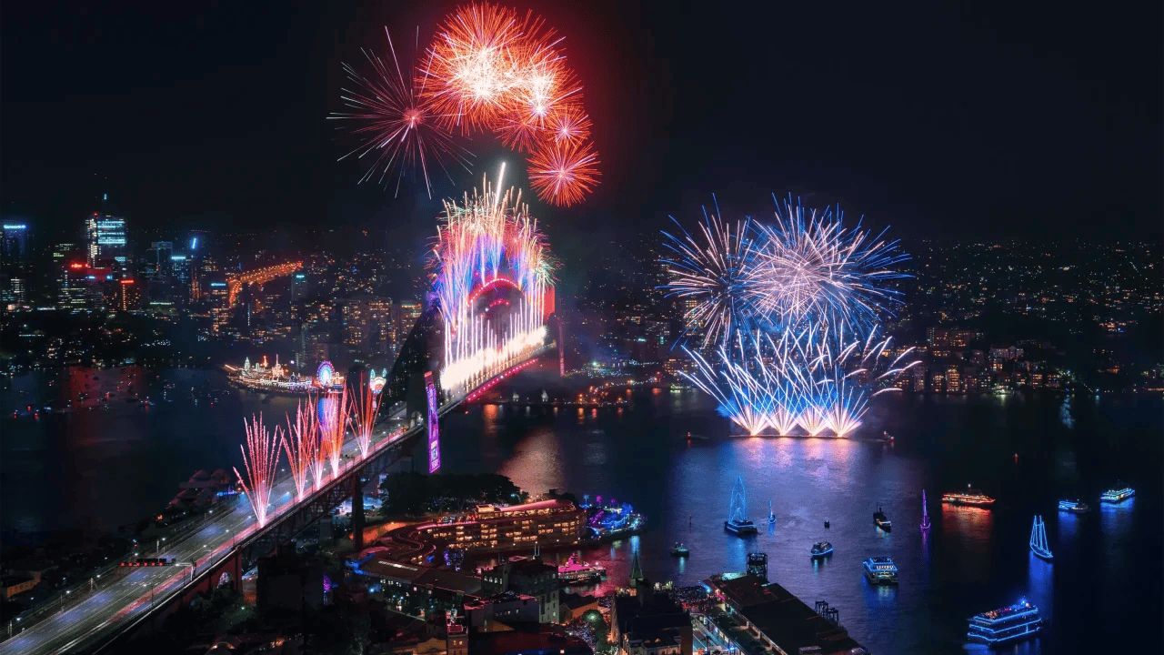Fireworks exploding over Sydney Harbour. Credit Daniel Tran.
